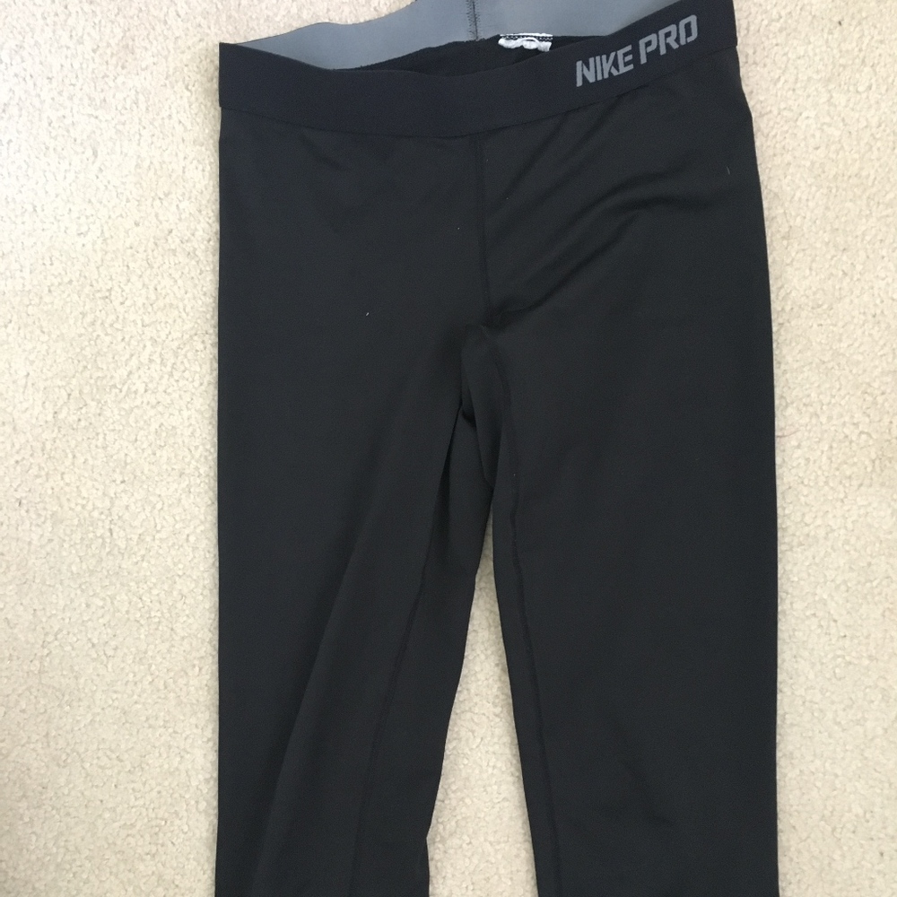 nike pro crop leggings